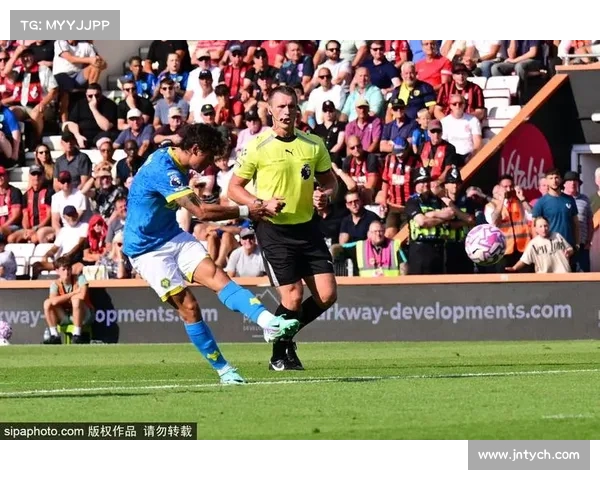 英格兰联赛杯达特福德淘汰布拉克内尔约翰逊进球